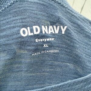 Old Navy Men’s Light Blue Crewneck Sweater - Everywear XL